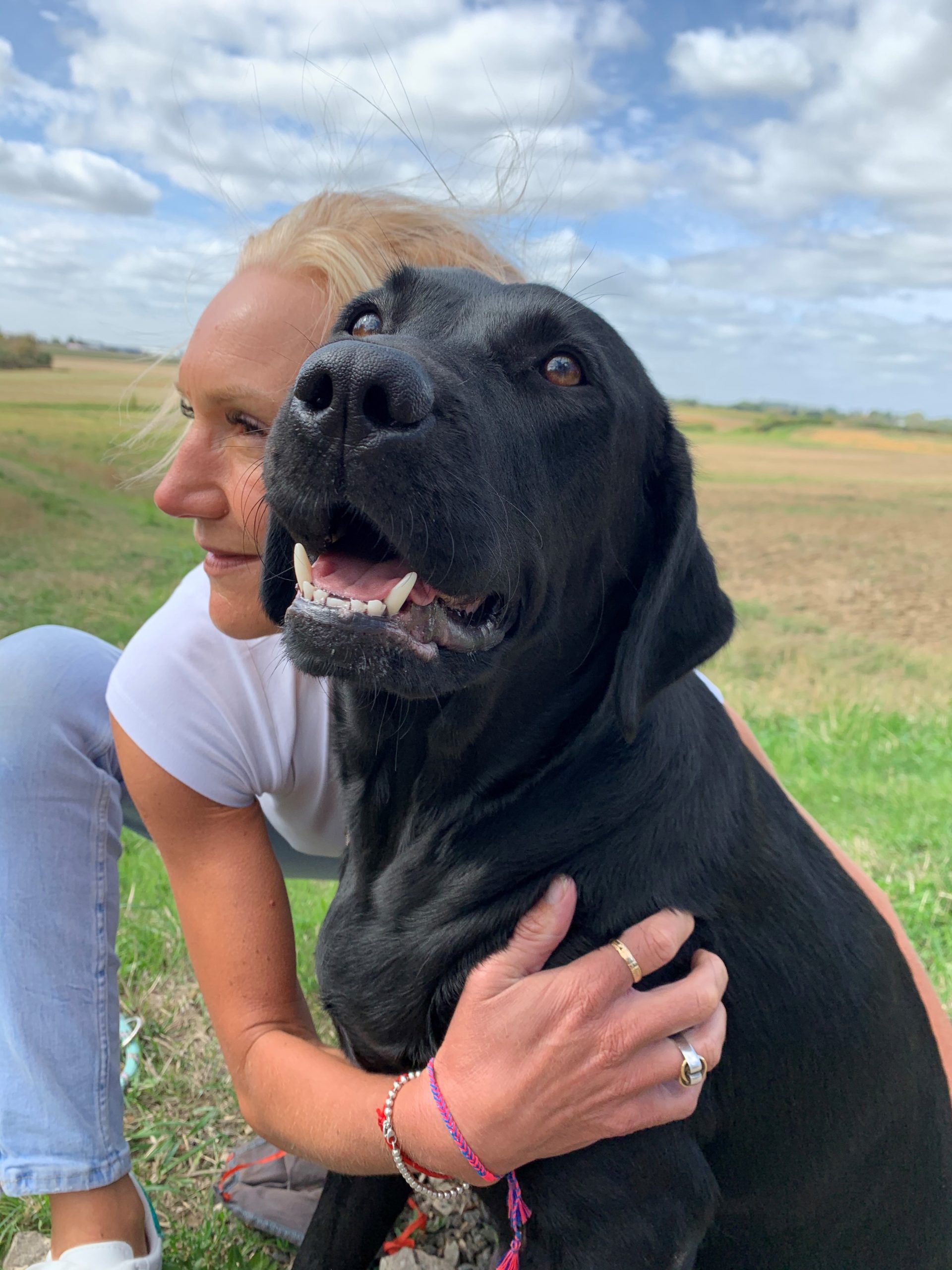 Bénédicte hugging Ouni